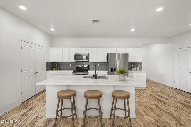 Building Photo - 16664 W Jenan Dr