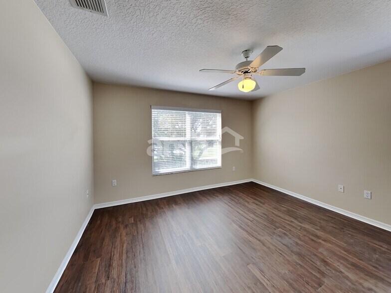 Building Photo - 7009 Cascades Ct