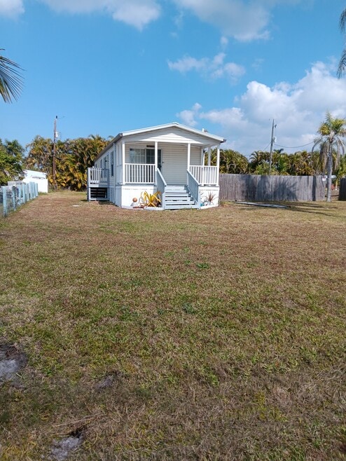 Building Photo - 5540 Rainbow Dr