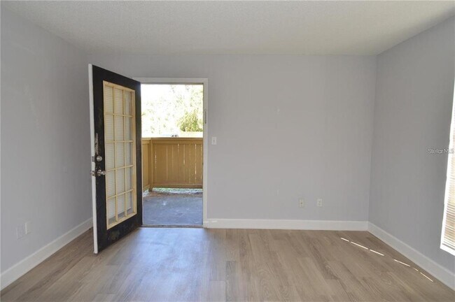 Building Photo - 8758 Mallard Reserve Dr