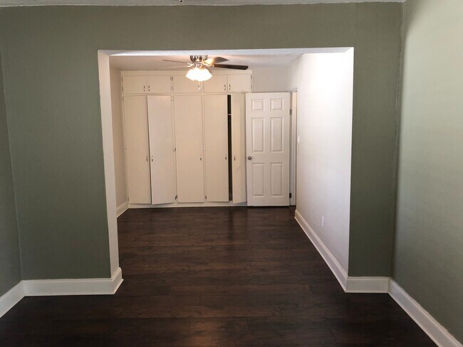 Building Photo - WONDERFUL 4 Bedroom/3 Bathroom Home in the Milk District!!!!!