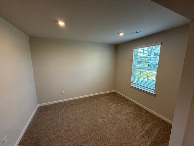 Building Photo - 2159 Primm Farms Dr