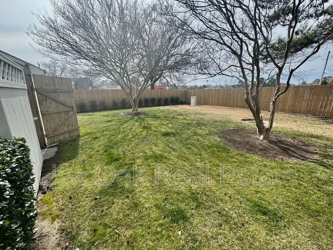 Building Photo - 2211 W Sail Ln