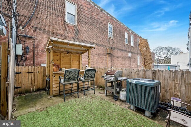 Building Photo - 137 Vassar St