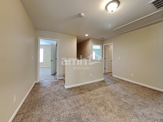 Building Photo - 149 Carolina Wren Ave