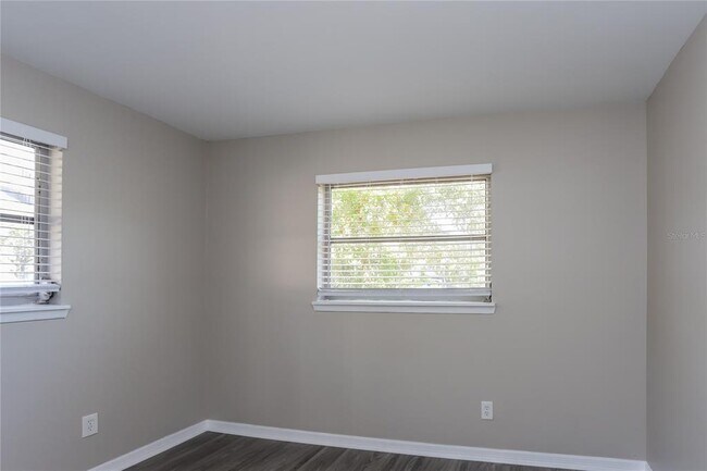 Building Photo - 5763 Crestmont Ave