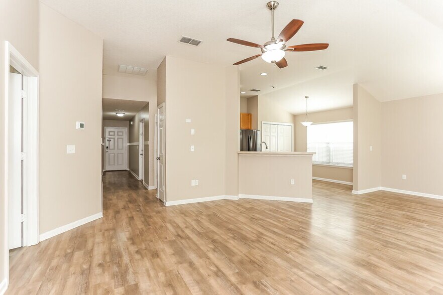 Building Photo - 2836 Cross Creek Dr