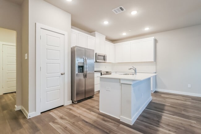 Building Photo - 381 N Centro Cir