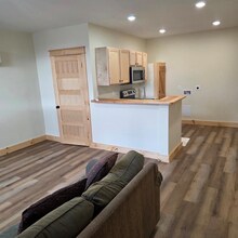 Building Photo - 121 E Main St