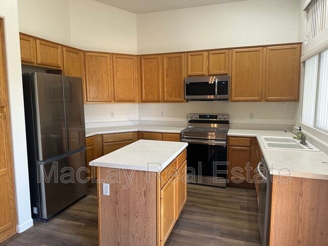 Building Photo - 334 N Duffy Way