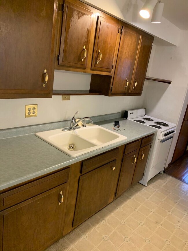 Building Photo - 3489 Nandale Dr