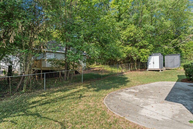 Building Photo - Beautiful One-Story Home Near the Golden Belt Historic District