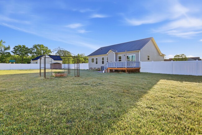 Building Photo - 100 Amandas Way