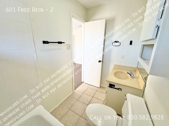 Building Photo - 601 Free Rein