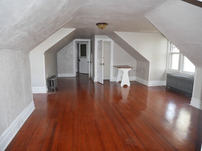 Building Photo - 2122 Walnut St