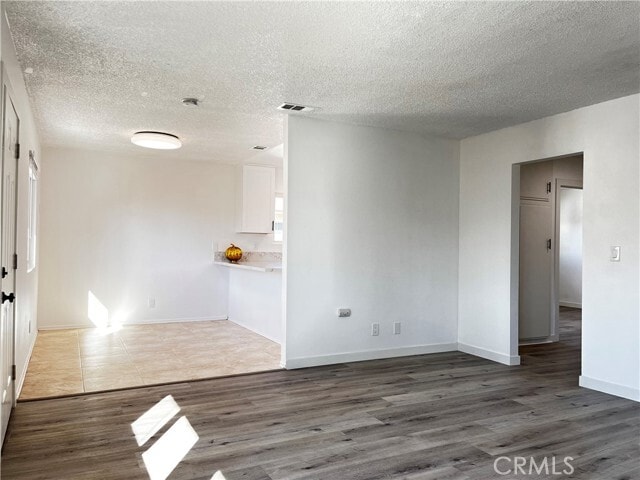 Building Photo - 7631 Amazon Dr
