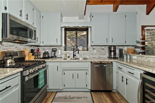 Building Photo - 198 Zermatt Dr