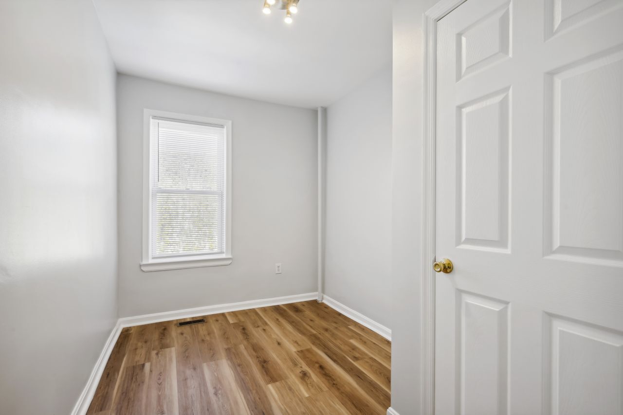 Building Photo - 1110 3rd St NE