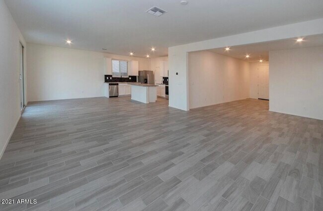 Building Photo - 7255 N 125th Dr