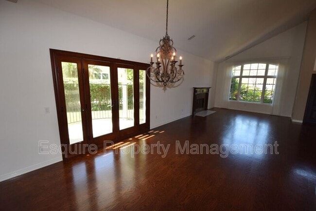 Building Photo - 1674 Bushgrove Ct