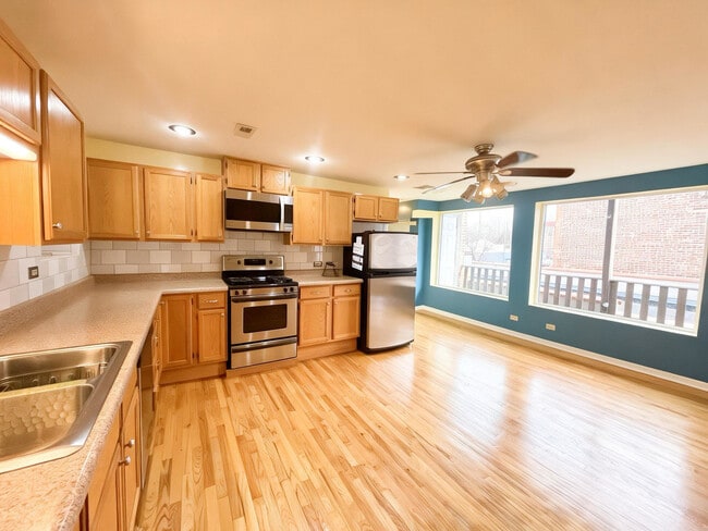 Building Photo - 3827 S Archer Ave