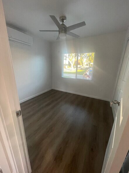 Building Photo - 9862 Orangewood Ave