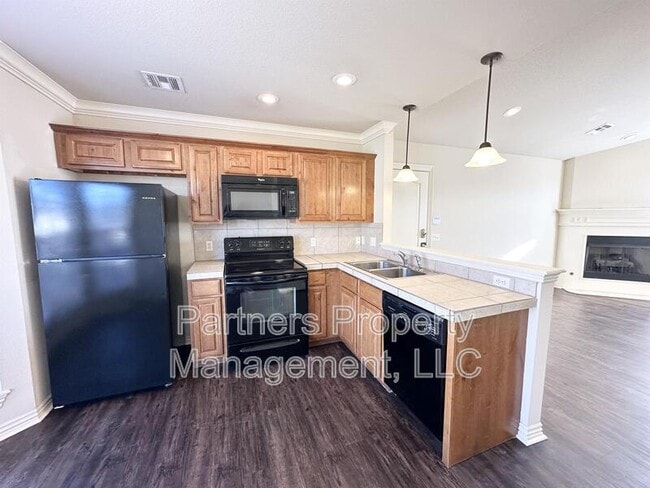 Building Photo - 2673 N Miranda St