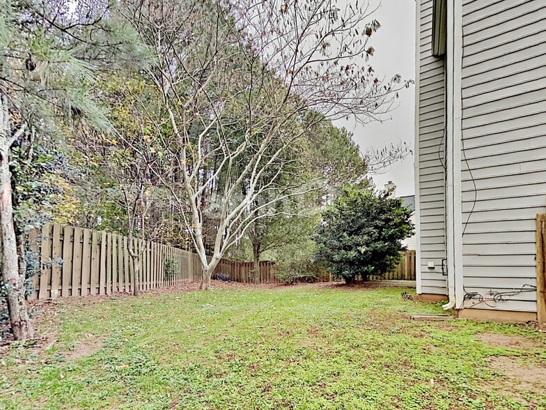 Building Photo - 3151 Serenade Ct