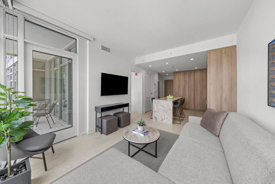 Primary Photo - 326 N Union Ave