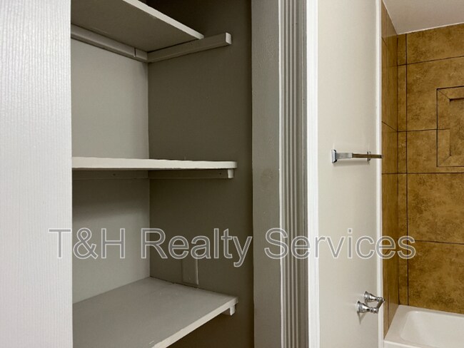 Building Photo - 8238 Wysong Dr