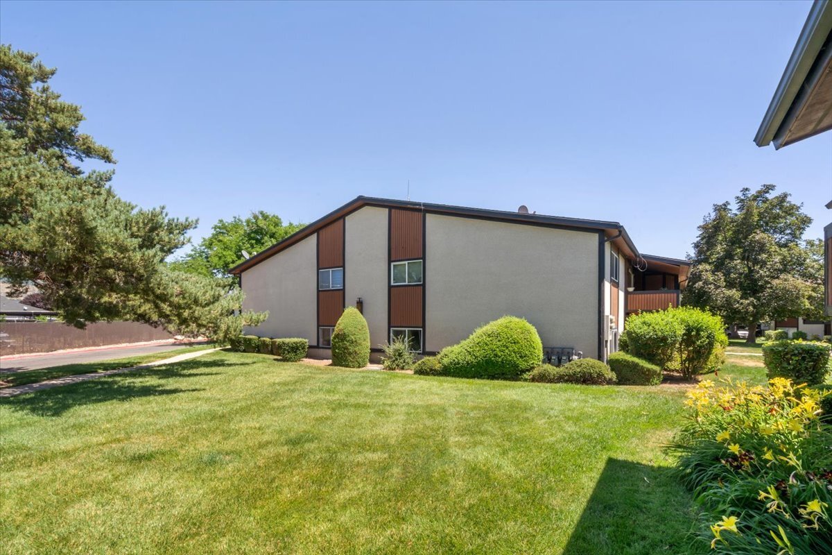 Building Photo - 263 W Garden Park Dr