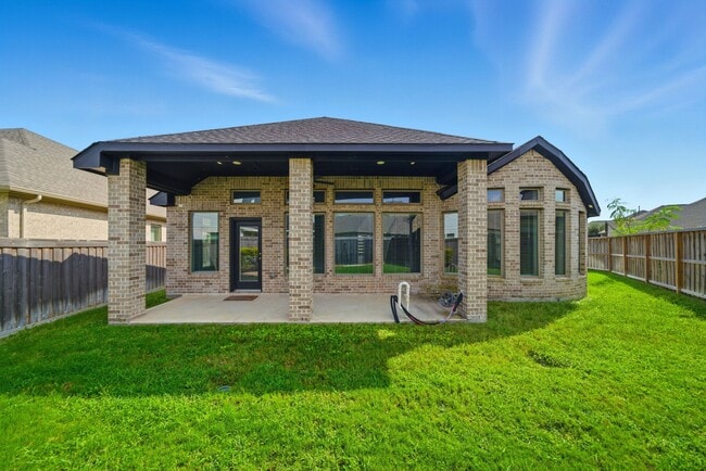 Building Photo - 13823 Paseo De La Paz Pl