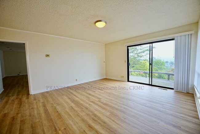 Building Photo - Rarely Available Sausalito Home with Amazing Views!