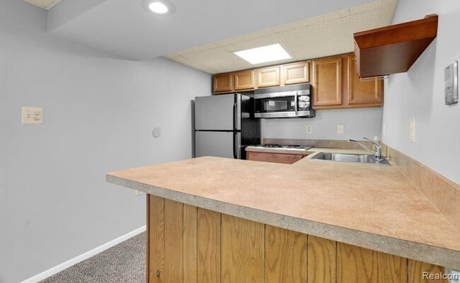 Building Photo - 1921 Vine Way Dr