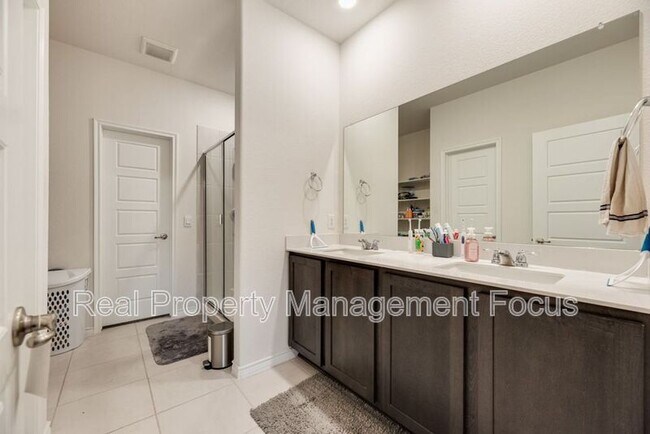 Building Photo - 7205 Bledington Ln