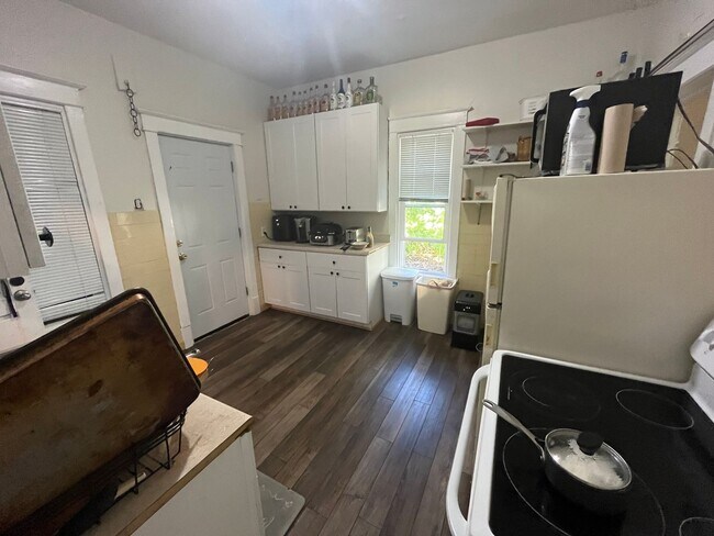 Building Photo - JUNE 2026 - Duluth MN 7 Bed - 2 Bath Singl...