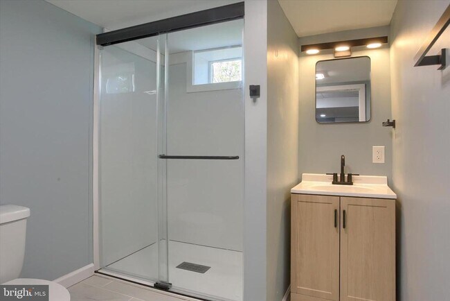 Building Photo - 2400 Linglestown Rd