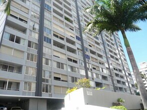 Building Photo - To register for the showing time below, no...