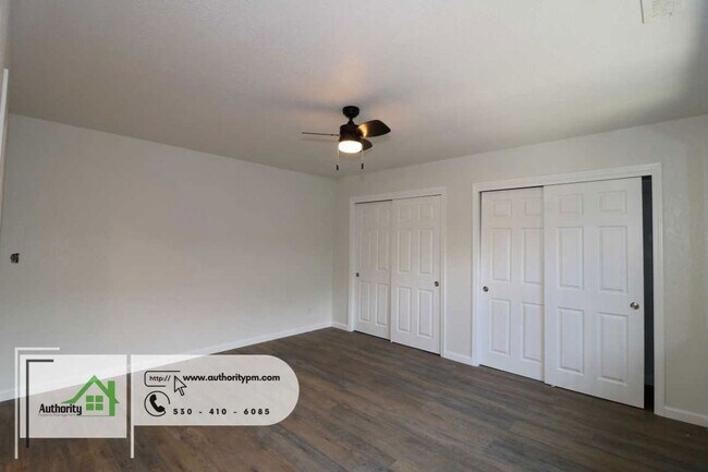 Building Photo - 1833 Oregon Ave