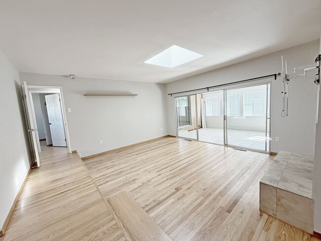 Building Photo - Nice single family home with gorgeous kitchen