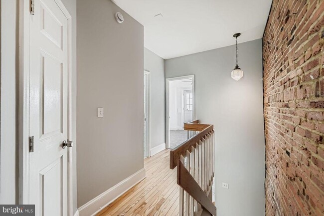 Building Photo - 3143 Dillon St