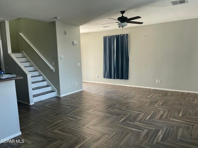 Building Photo - 809 Desert Moon Dr