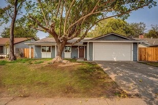 Building Photo - 5923 Revelstok Dr