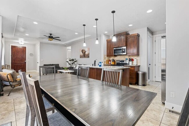 Building Photo - 2965 N LeBlanc Way