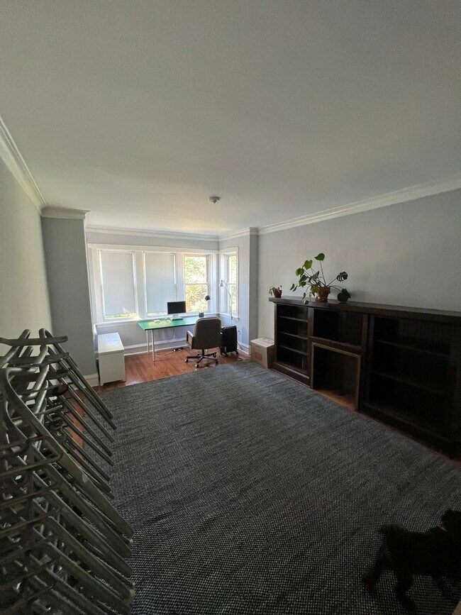 Building Photo - 2439 N Francisco Ave