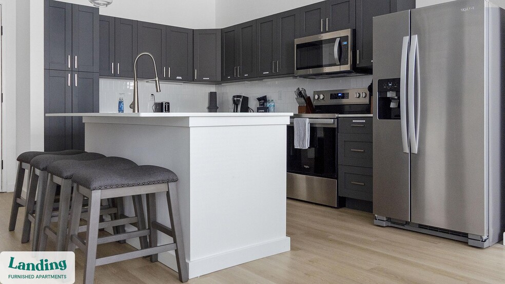 Building Photo - 650 N Main St