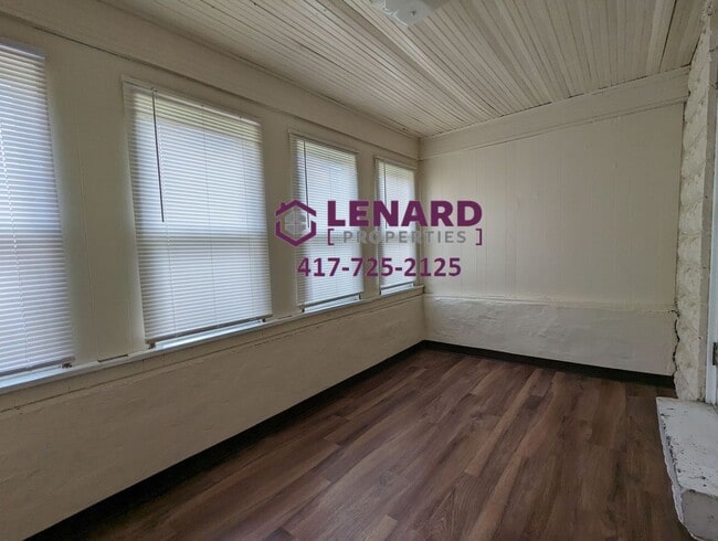 Building Photo - 714 S Pike Ave