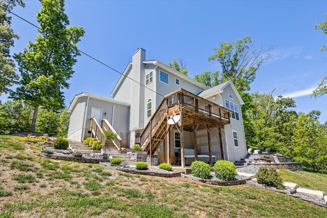 Building Photo - Gorgeous 5 Bed 3.5 Bathroom in Stafford, VA
