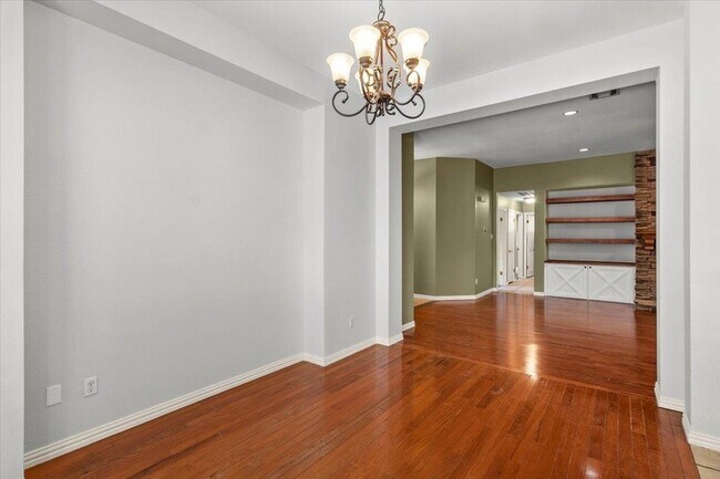 Building Photo - 10000 Brantley Bend