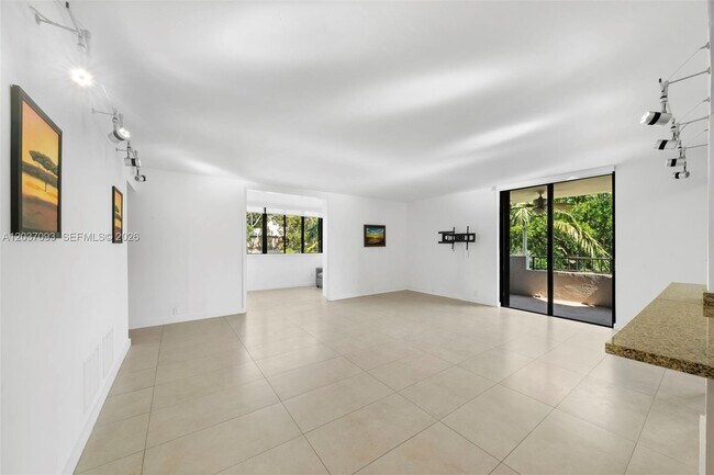 Building Photo - 181 Crandon Blvd